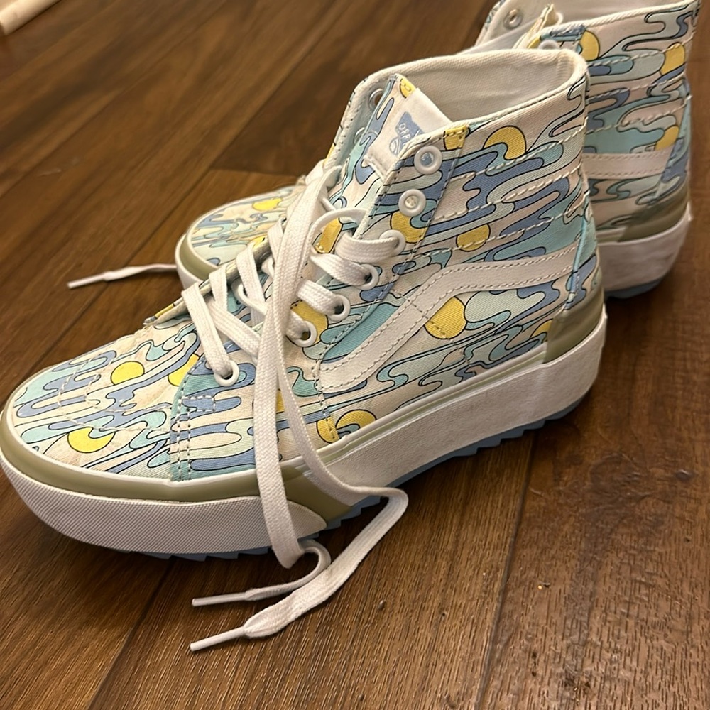Vans platforms color changing size M 5.5 W 7